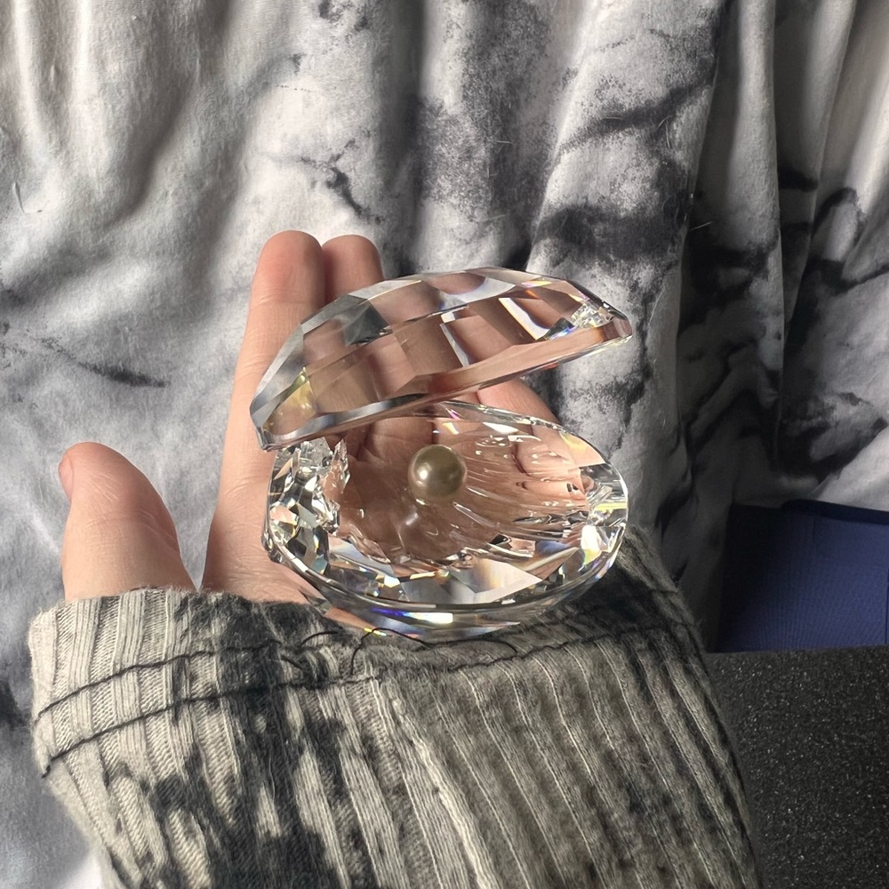 Swarovski Crystal Clam
